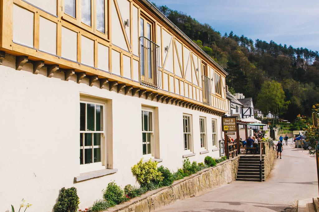 Inn The Saracens Head 4*