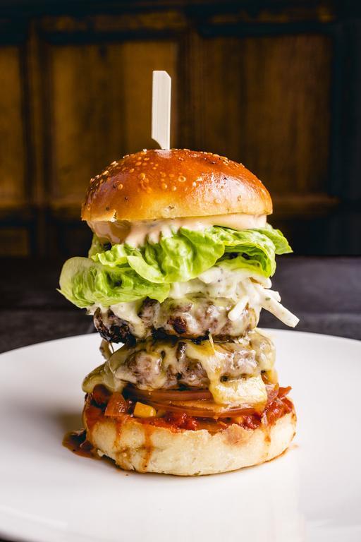 The Saracens Head 4*